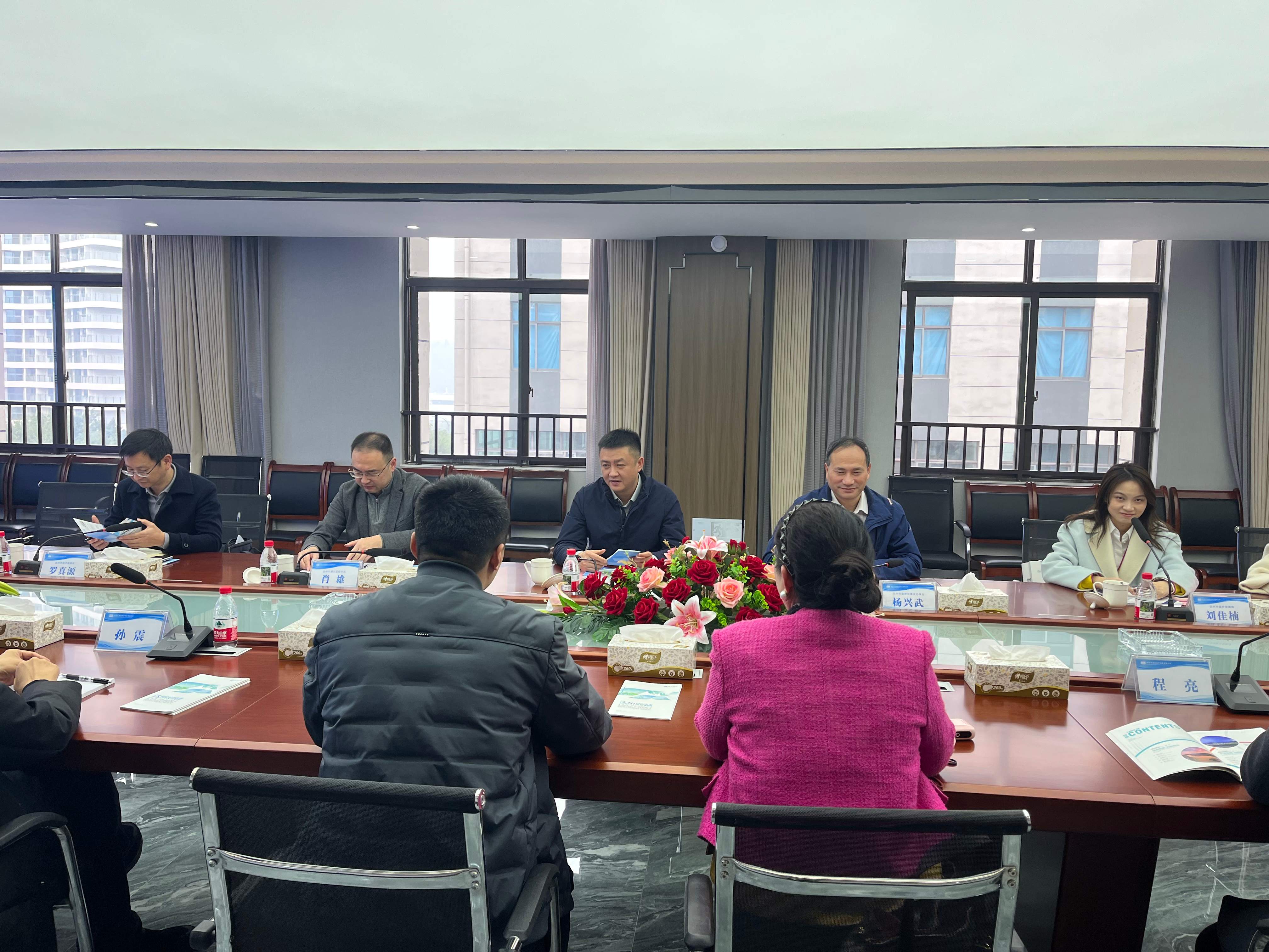 宏冠醫(yī)療喜迎多方貴賓：共商醫(yī)療產(chǎn)業(yè)創(chuàng)新合作